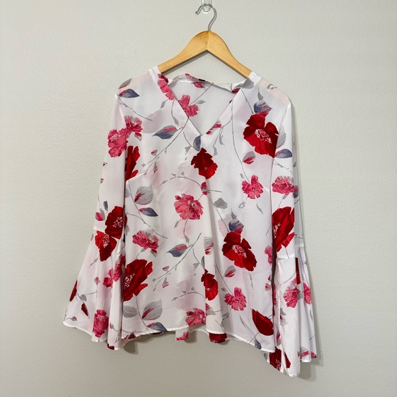 Banana Republic Bell Sleeve Floral Blouse—L - Picture 2 of 8